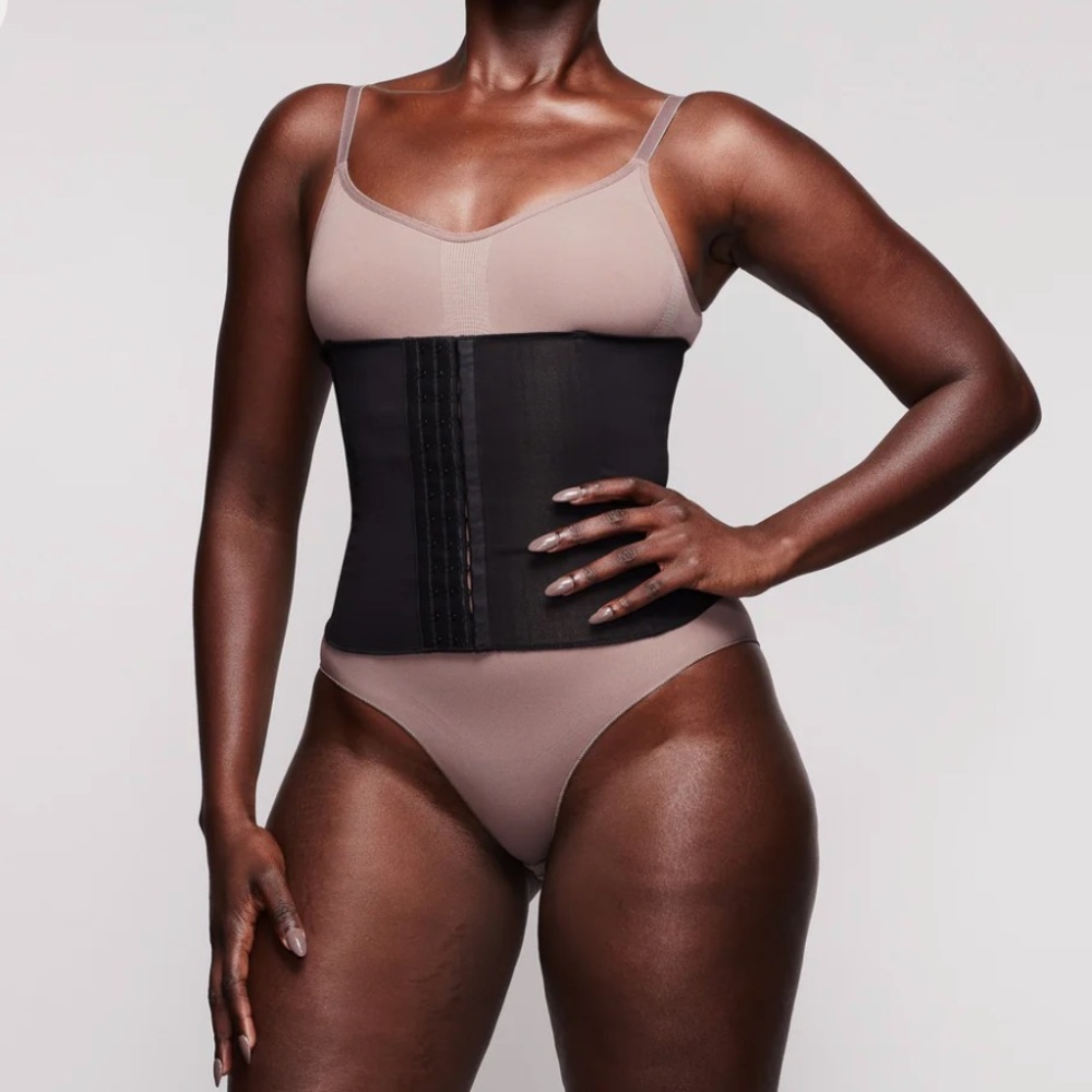 Skims Waist Trainer Black M unopened